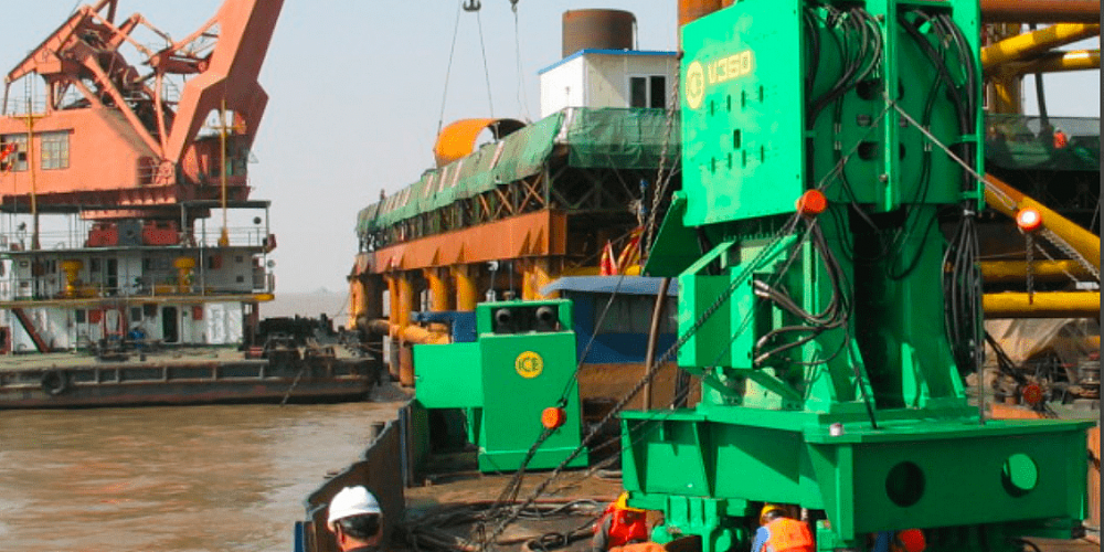 Вибрпогружение шпунта